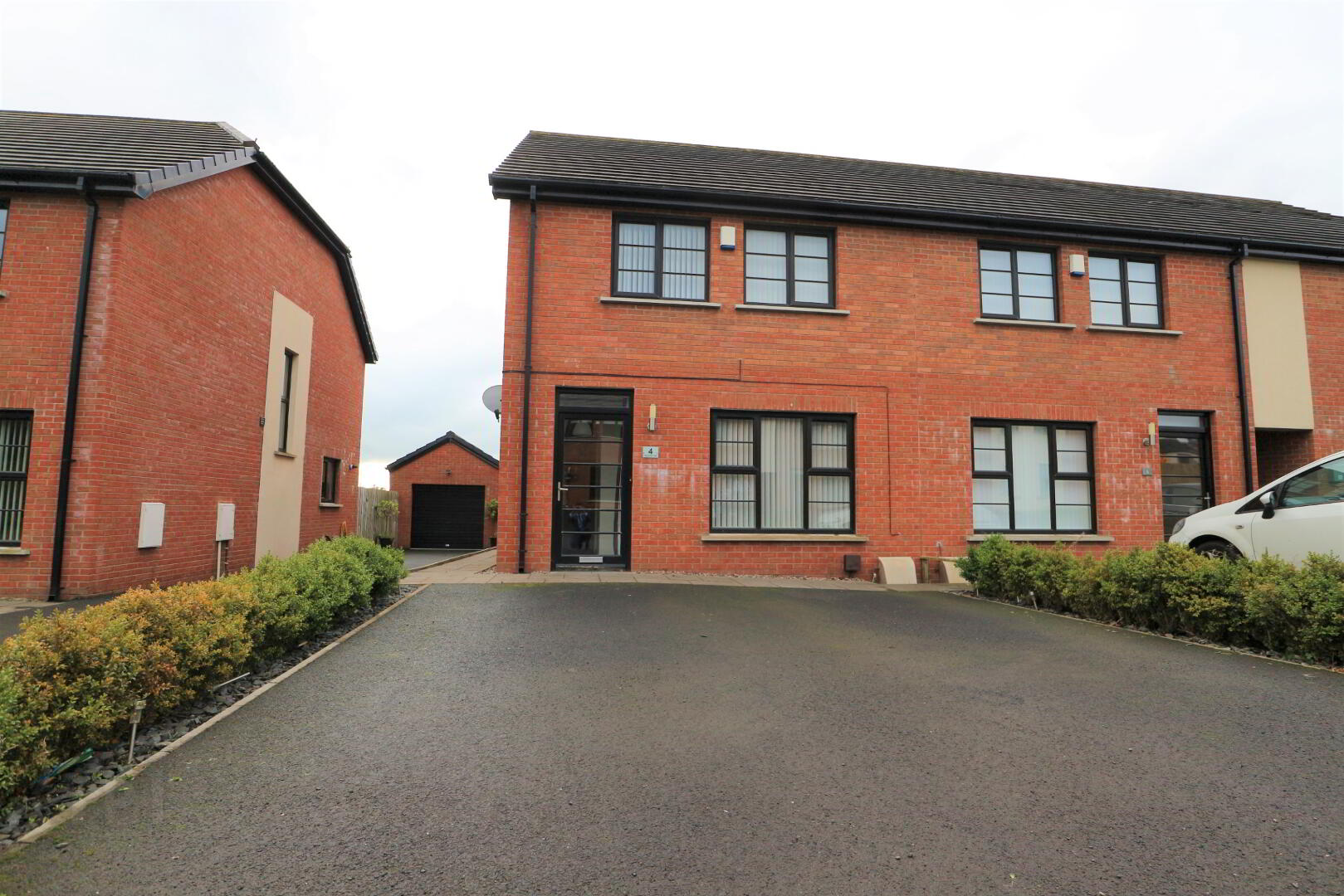 4 Highgrove Gate 2 of 15