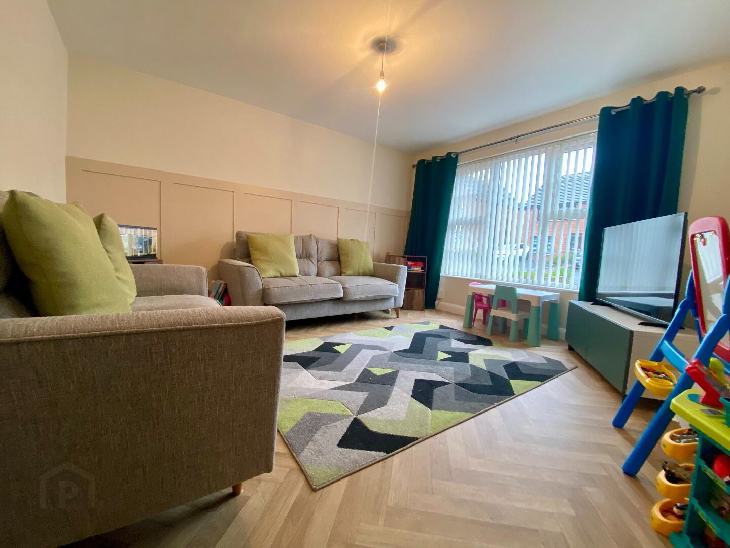 4 Highgrove Gate 3 of 15