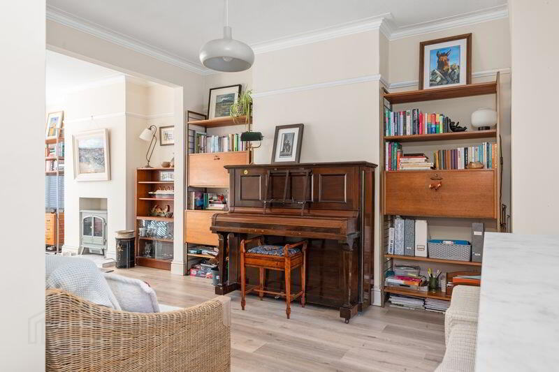 13 Knockbreda Drive 8 of 43