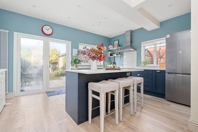 13 Knockbreda Drive 12 of 43