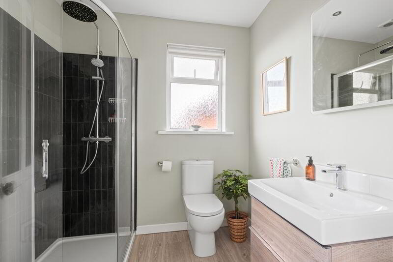 13 Knockbreda Drive 24 of 43