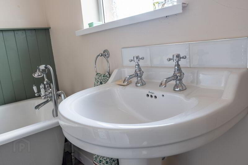 13 Knockbreda Drive 19 of 43