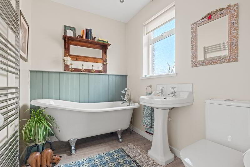 13 Knockbreda Drive 17 of 43