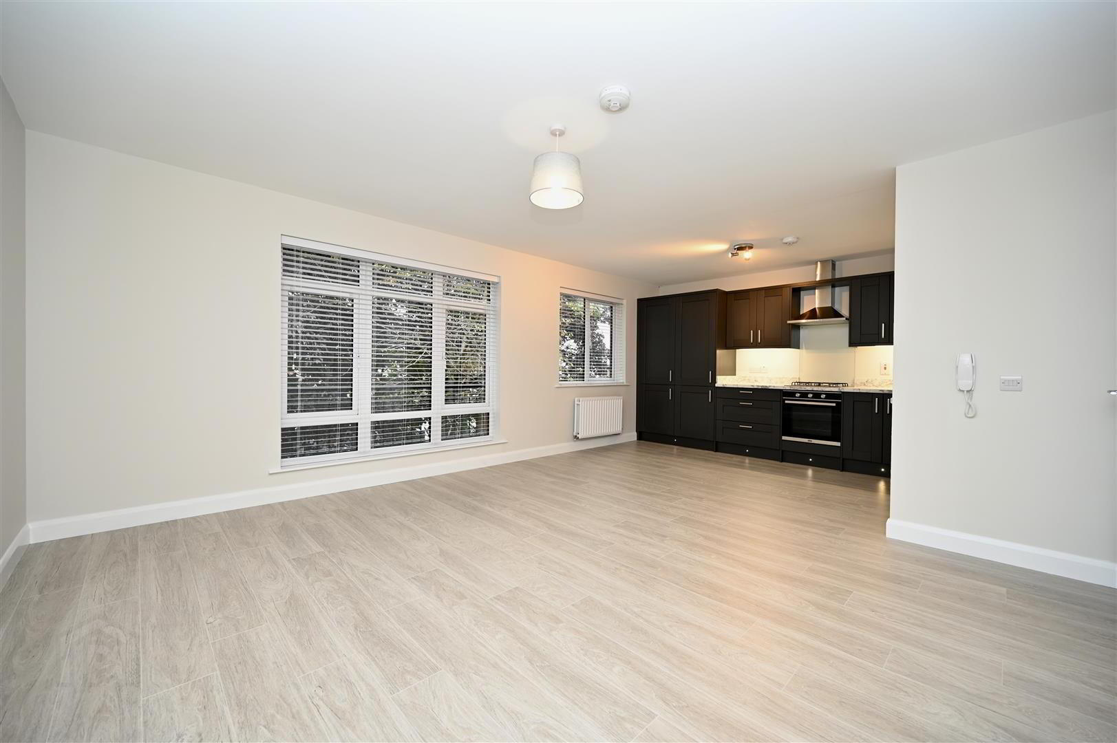 Apt 7, 39 Dundela Crescent 4 of 15
