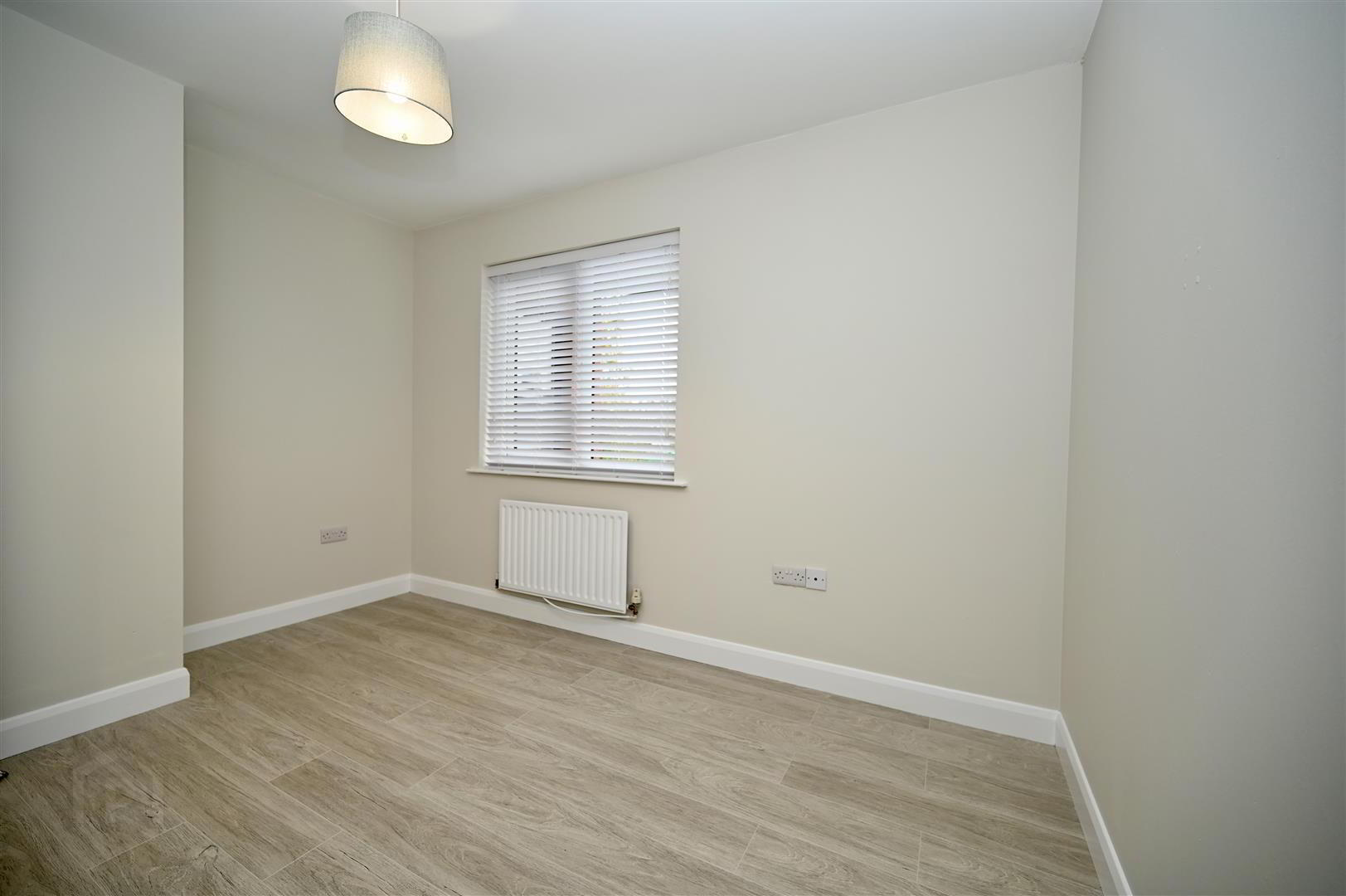 Apt 7, 39 Dundela Crescent 10 of 15