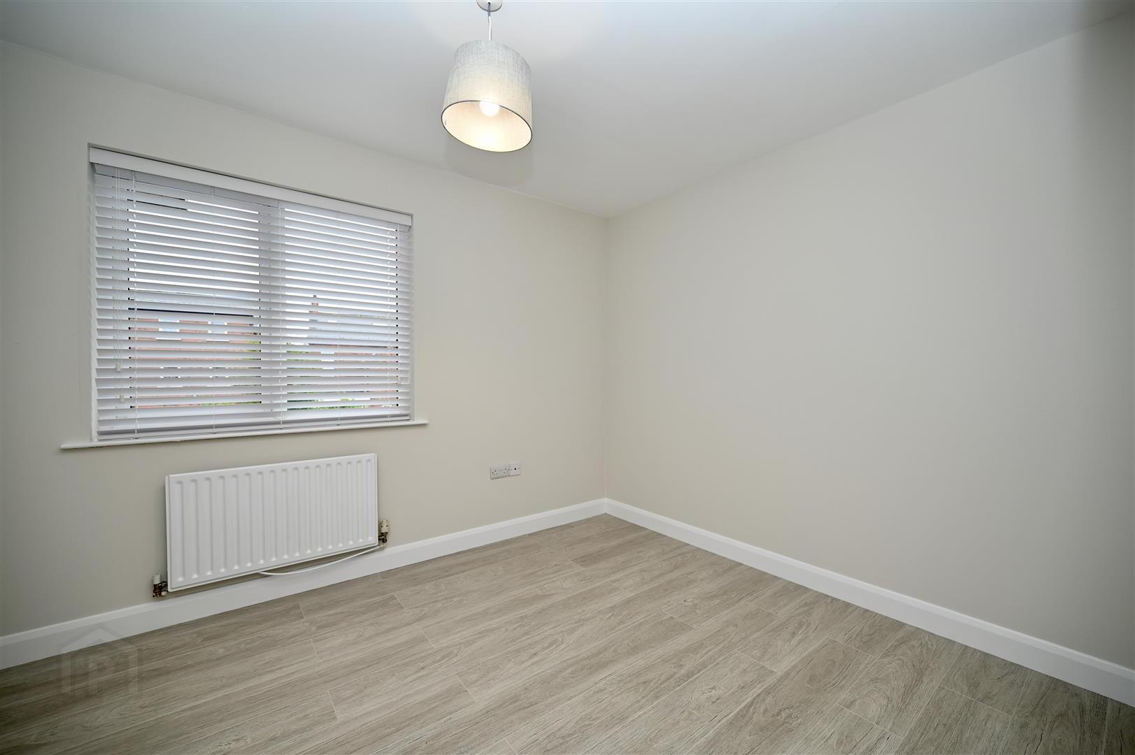 Apt 7, 39 Dundela Crescent 11 of 15