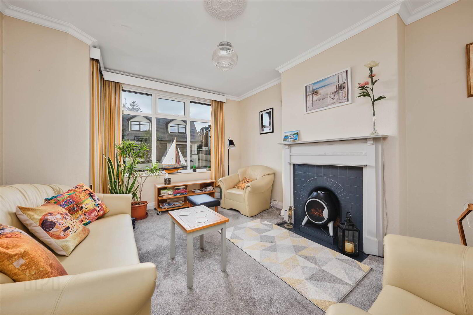 10 Royal Avenue 3 of 26