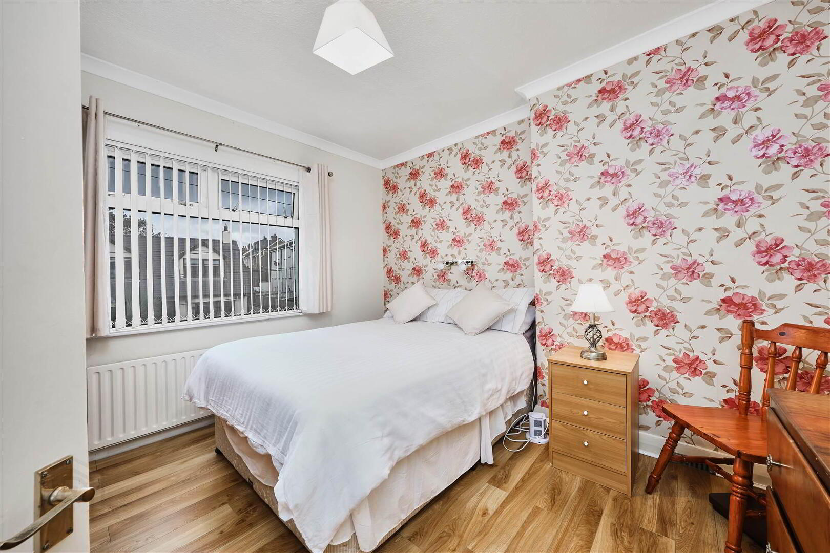 10 Royal Avenue 13 of 26