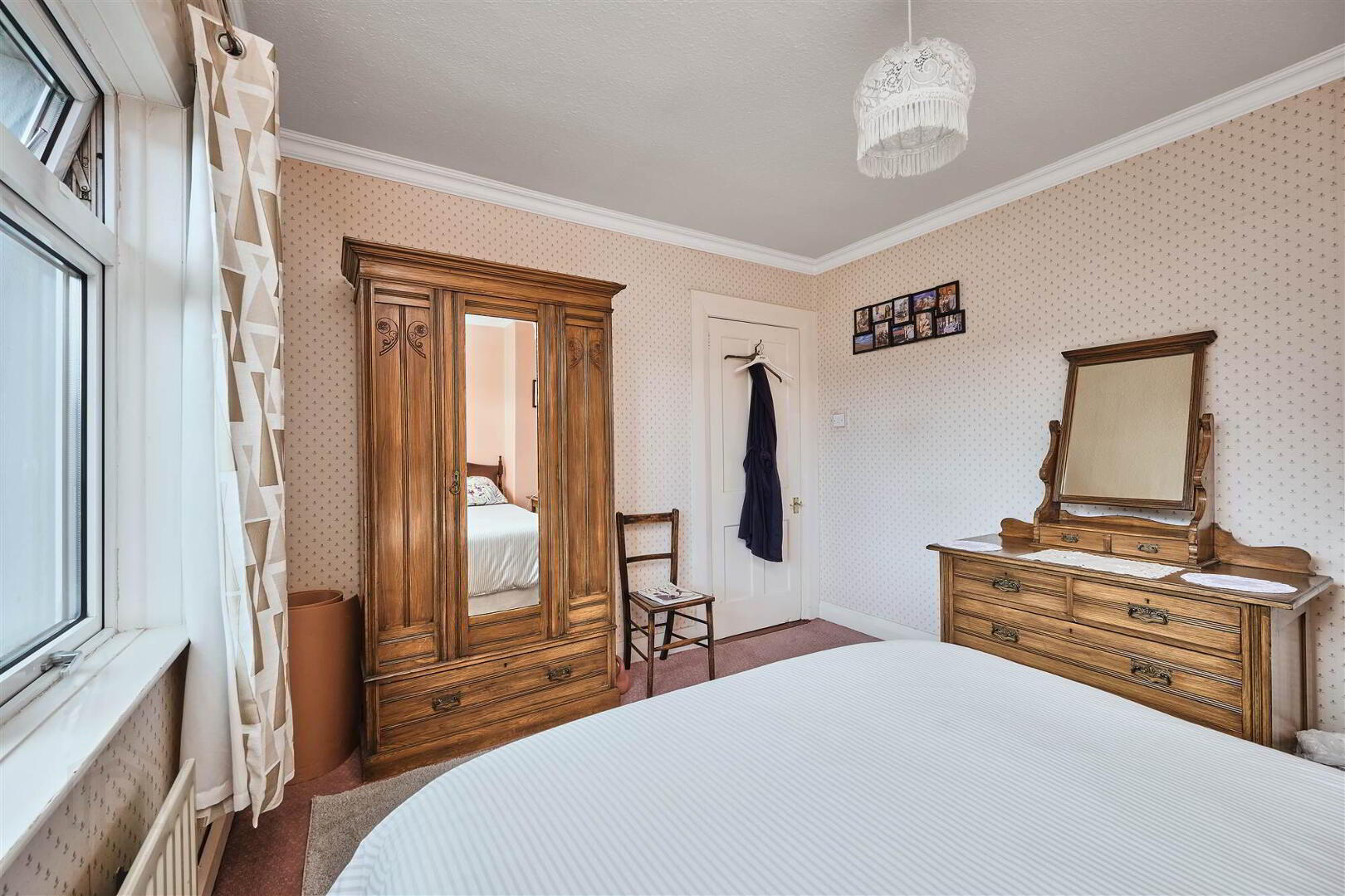 10 Royal Avenue 16 of 26