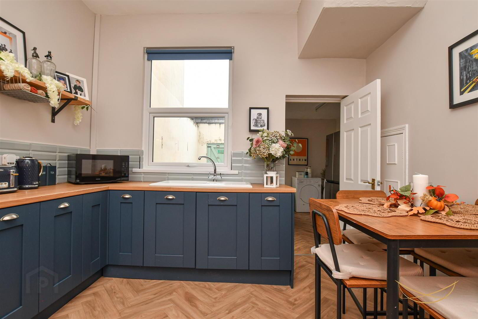 59 Ballygomartin Road 11 of 43