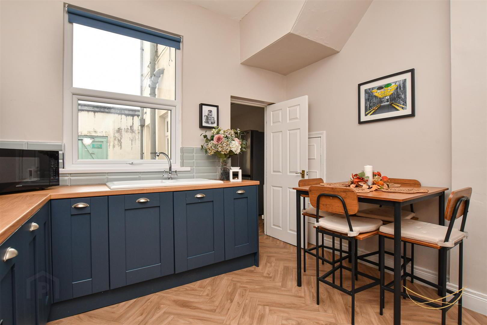 59 Ballygomartin Road 12 of 43
