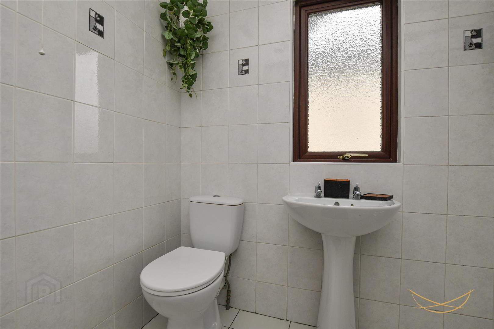 59 Ballygomartin Road 22 of 43