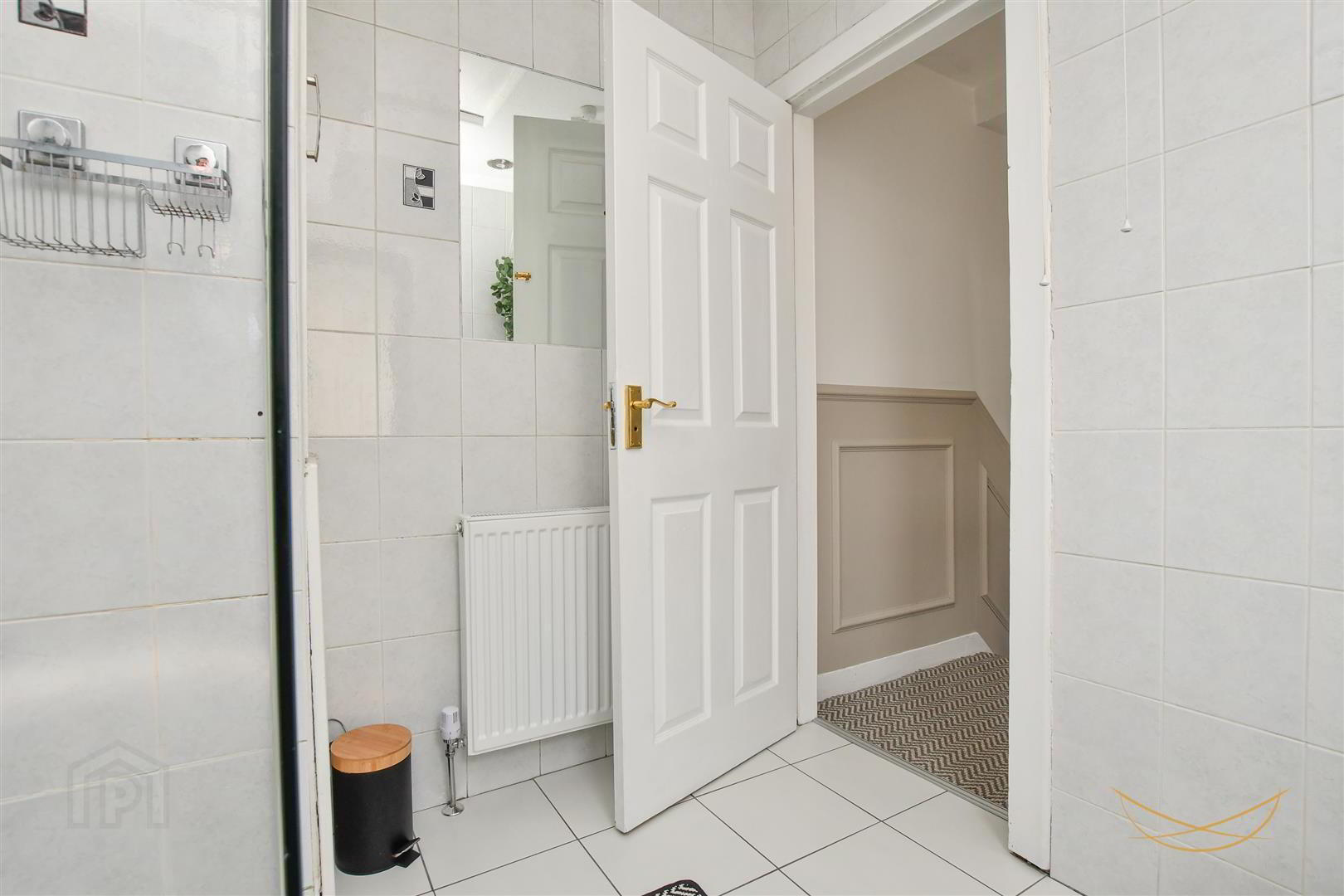 59 Ballygomartin Road 21 of 43