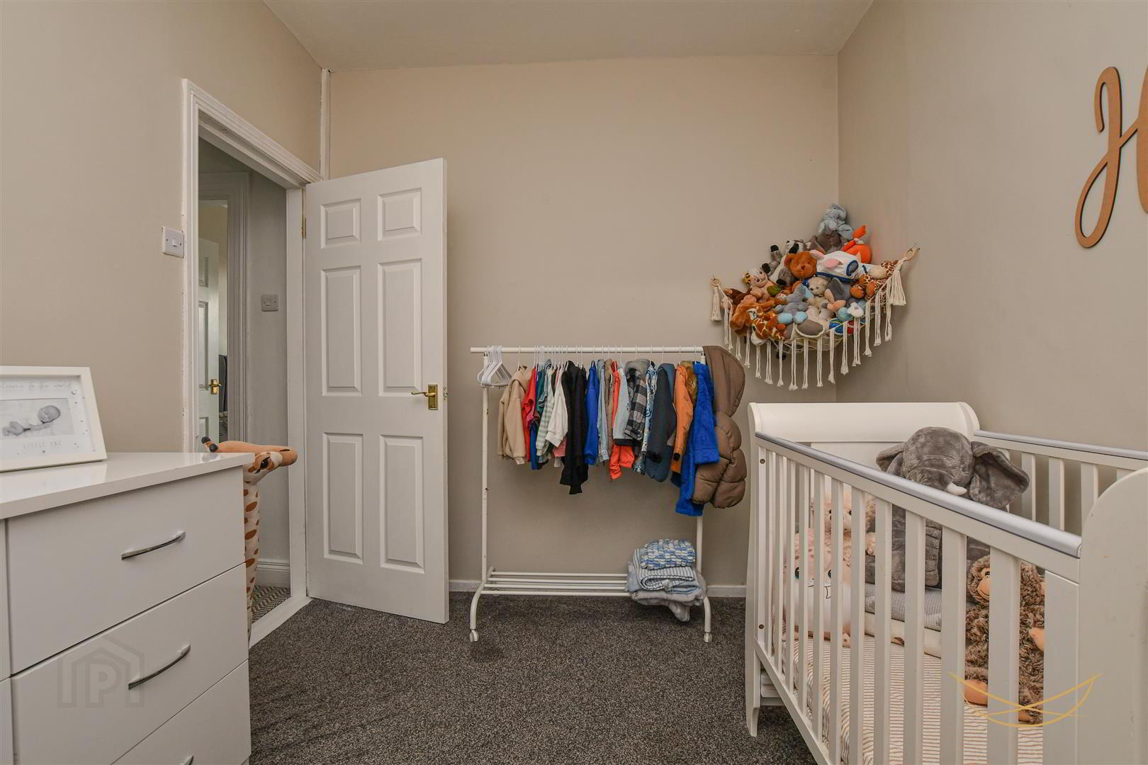 59 Ballygomartin Road 27 of 43