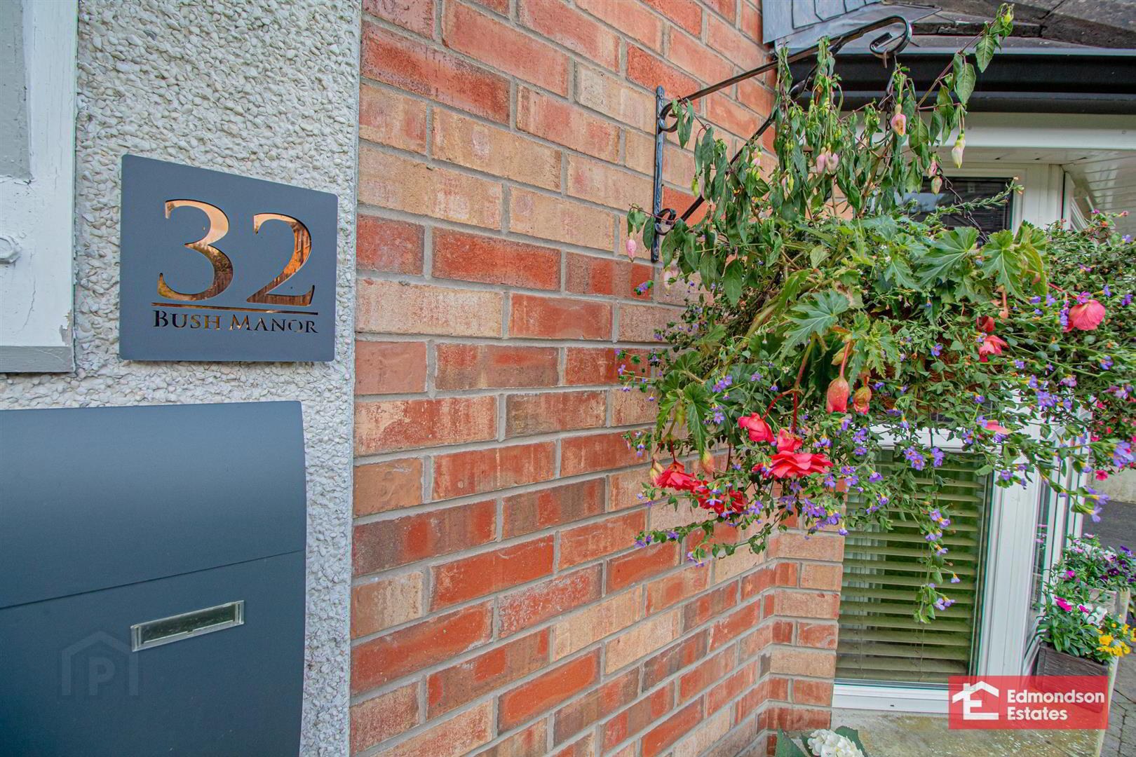 32 Bush Manor 4 of 39