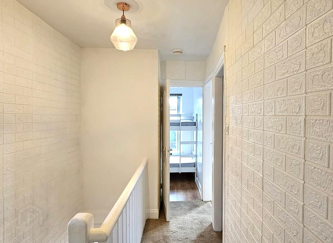 12 Somerton Gardens 19 of 28