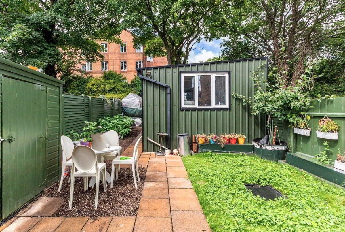 12 Somerton Gardens 16 of 16