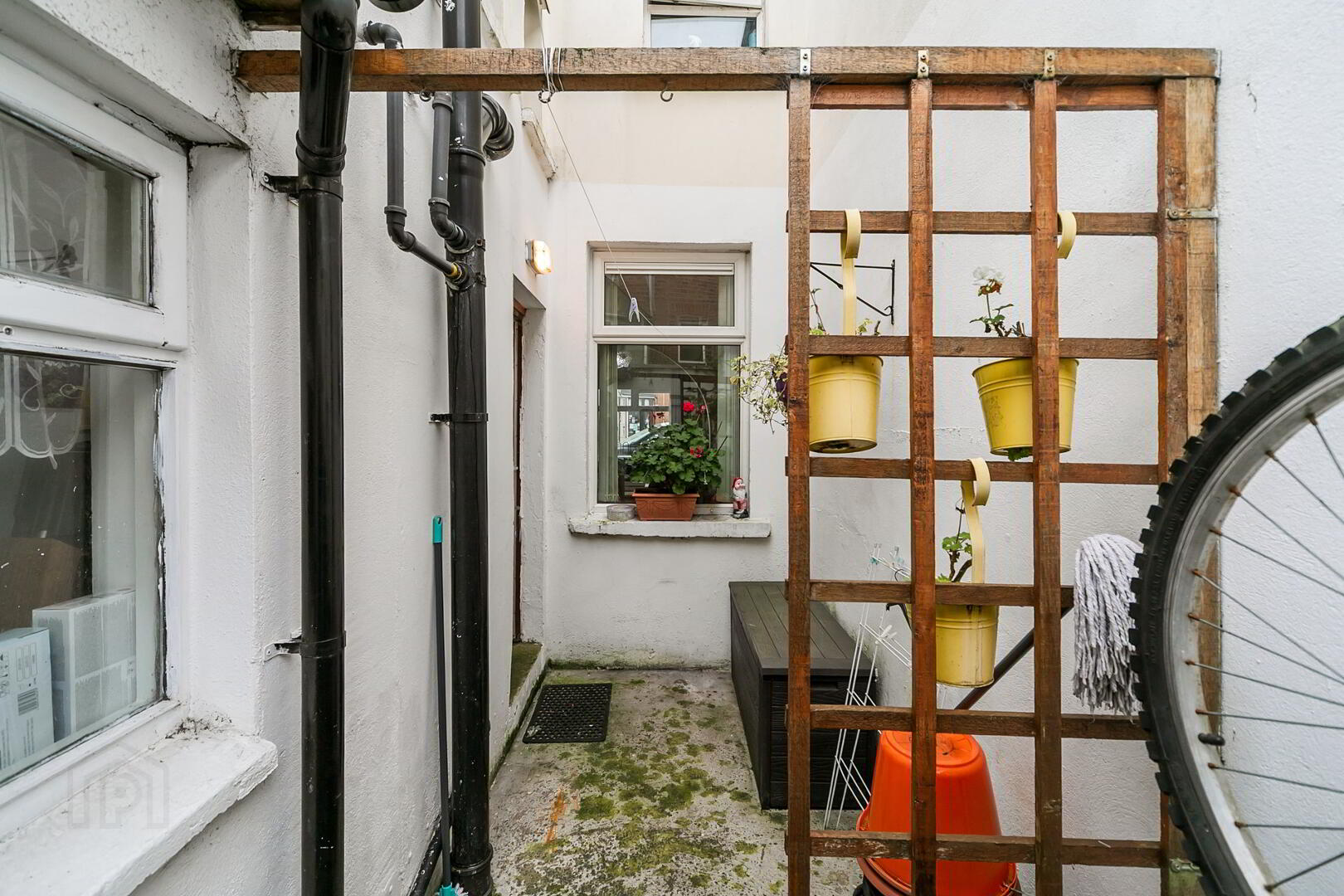 39 Woodcot Avenue 26 of 26