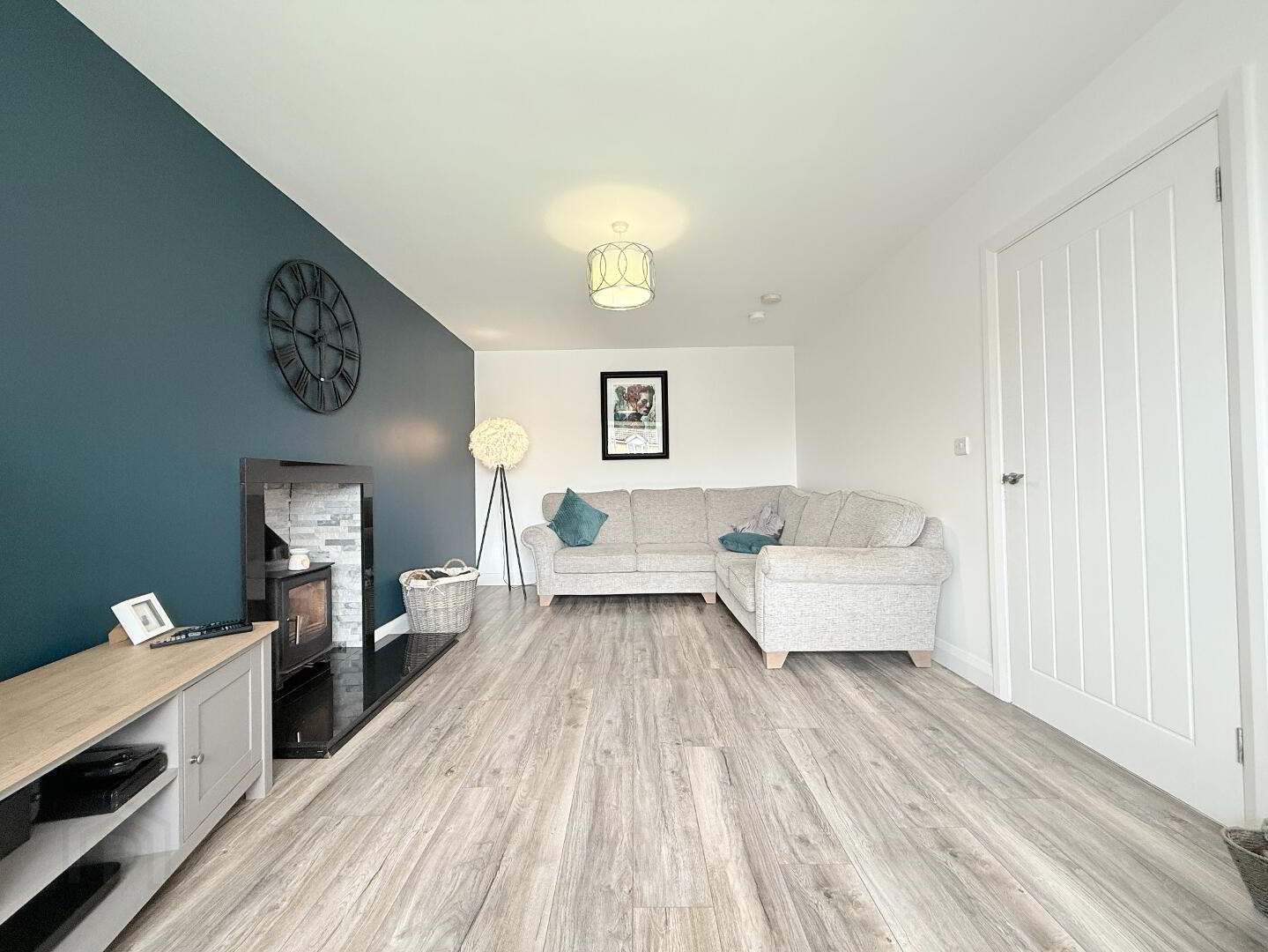 45 Castle Avenue 5 of 29