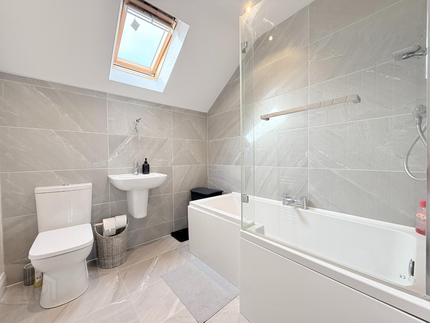 45 Castle Avenue 23 of 29