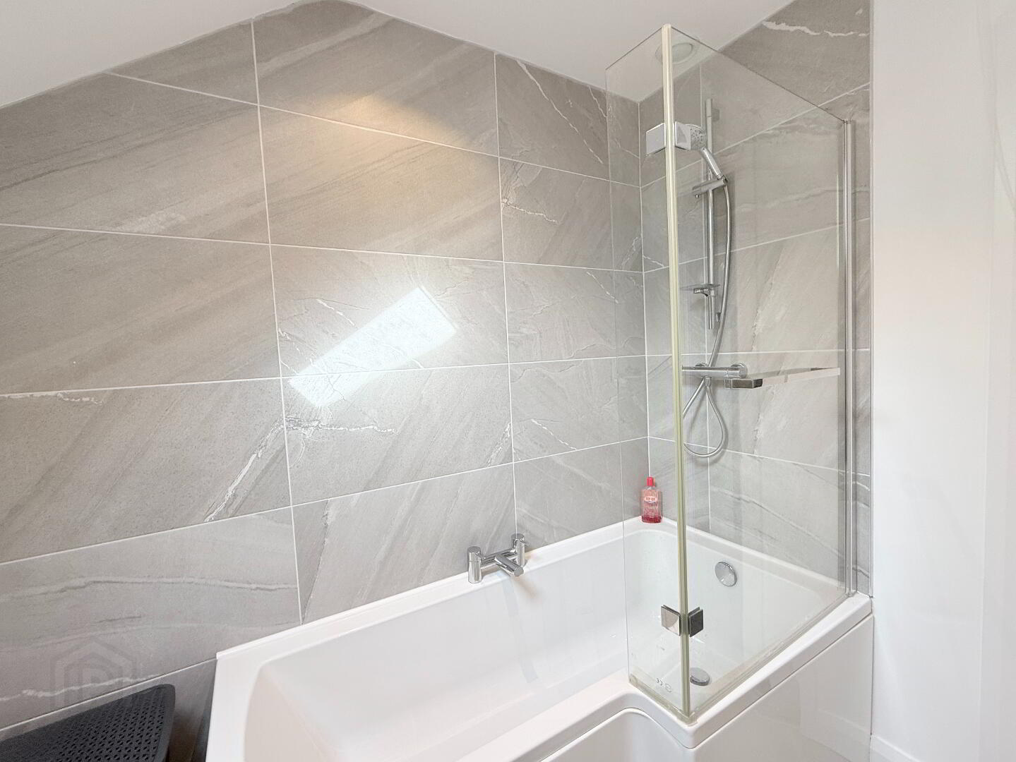 45 Castle Avenue 24 of 29