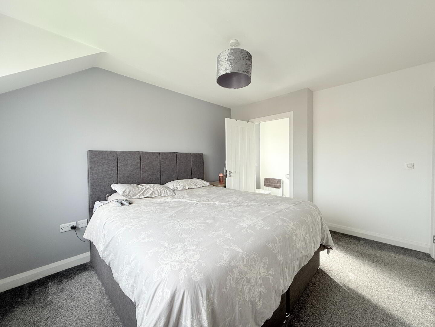 45 Castle Avenue 19 of 29