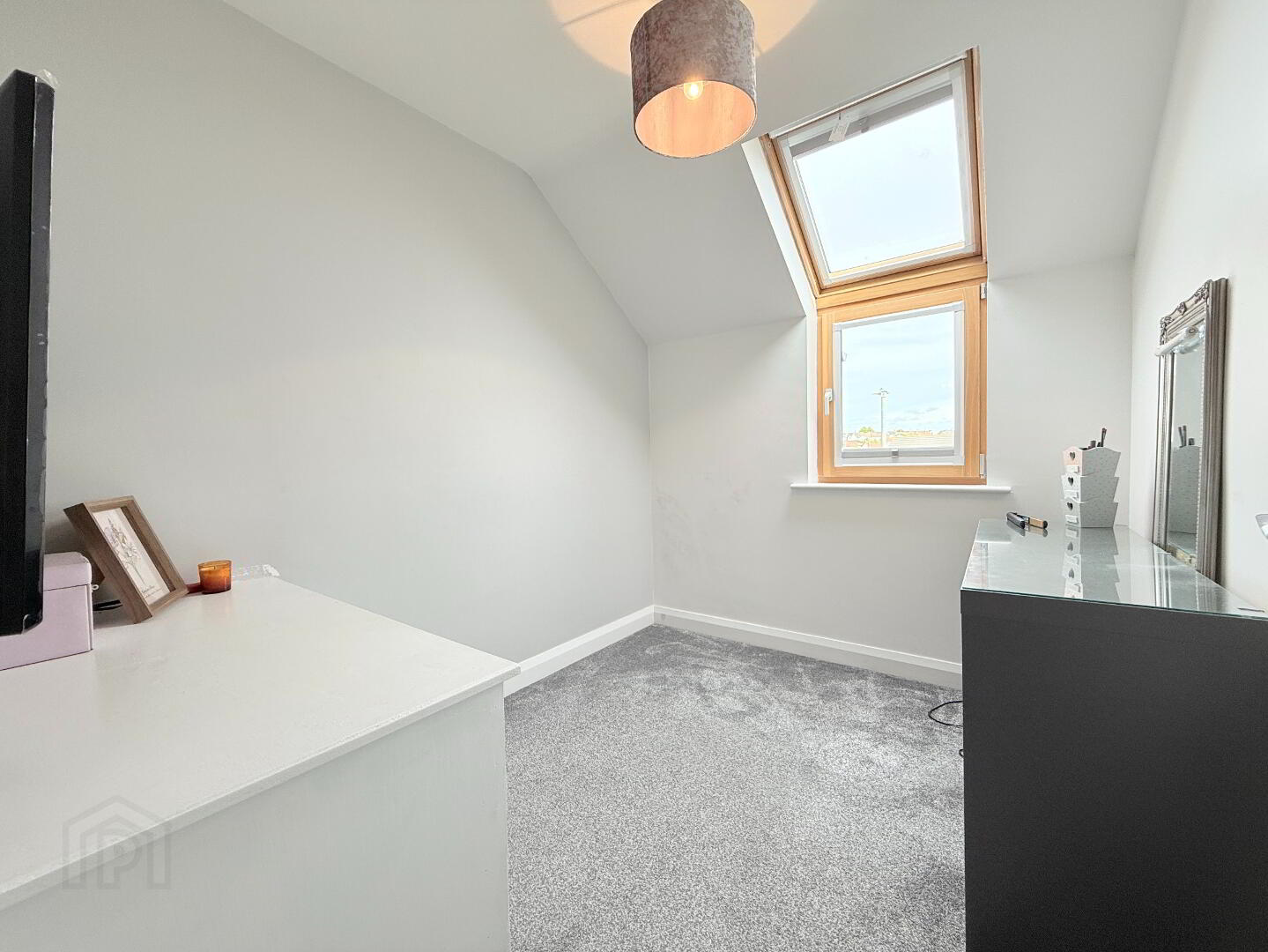 45 Castle Avenue 25 of 29