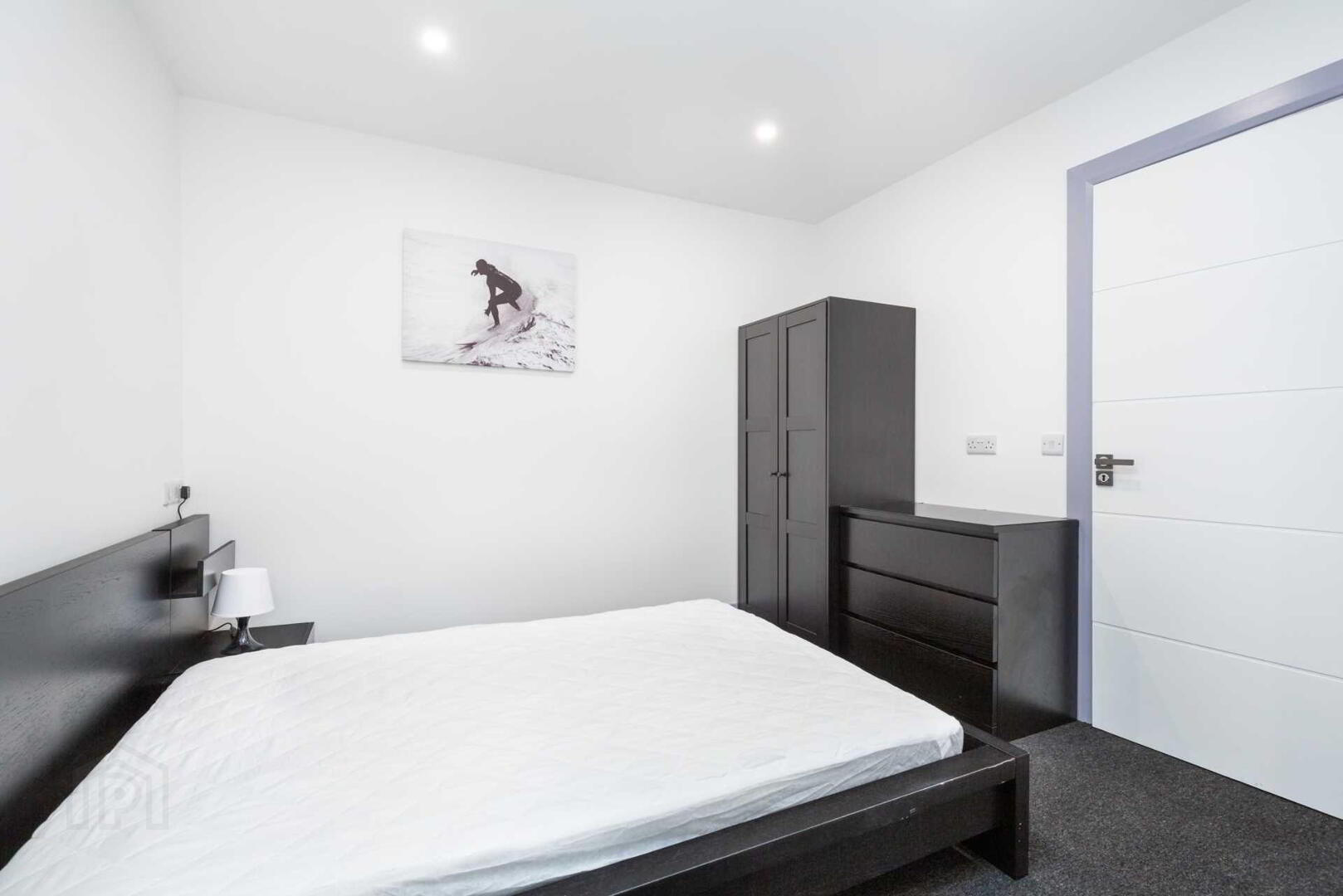 The Hazel Apartment, Bedroom, 3 High Road 8 of 23