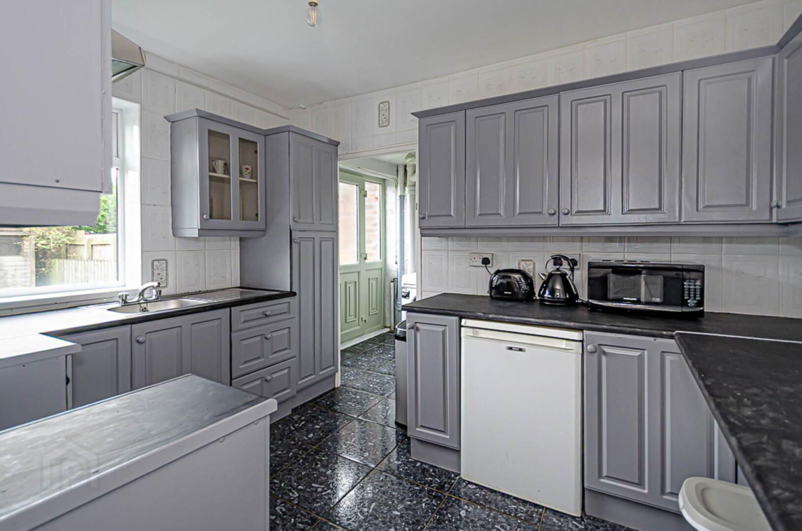 15 Trassey Close 8 of 23