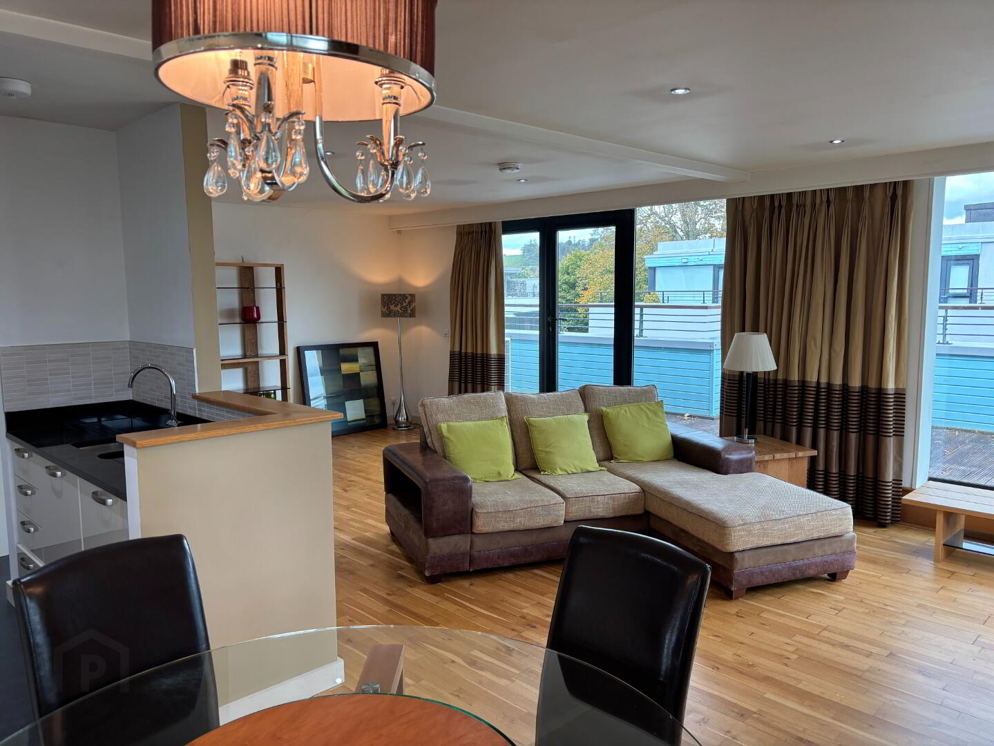 10a The Lime, Avenue 7 of 13