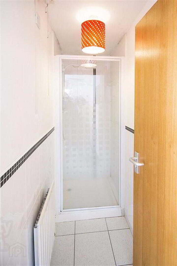 Room 5, 56 Delhi Street 6 of 8