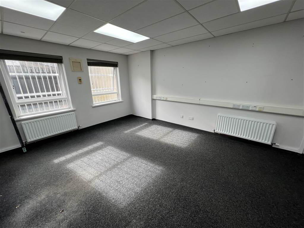 89 University Street - Suite 1 3 of 7