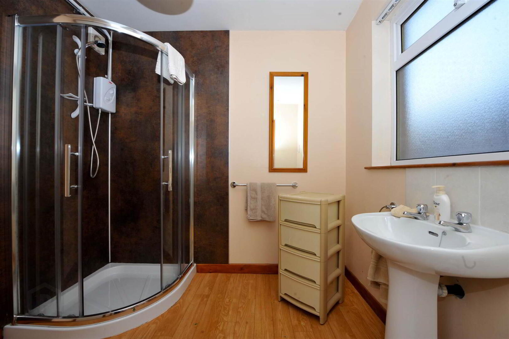 77 Lower Windsor Avenue 7 of 9