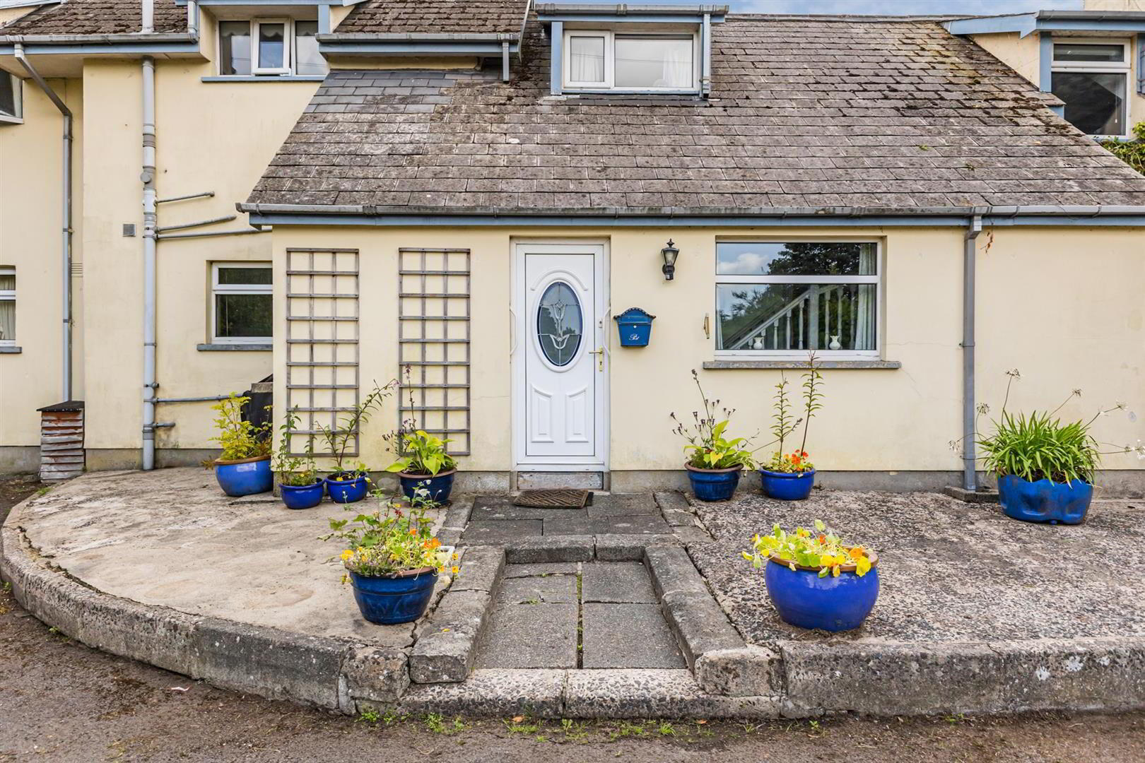 81 / 81a Lisburn Road 2 of 33