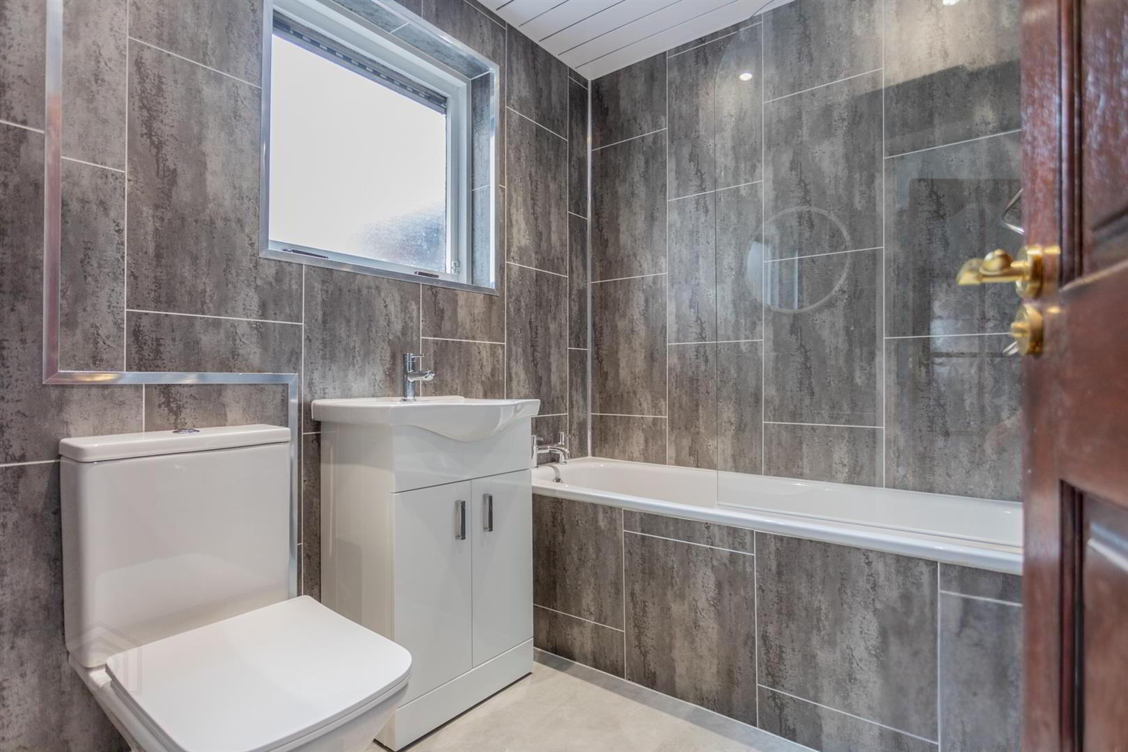 30 Daphne Street 12 of 21