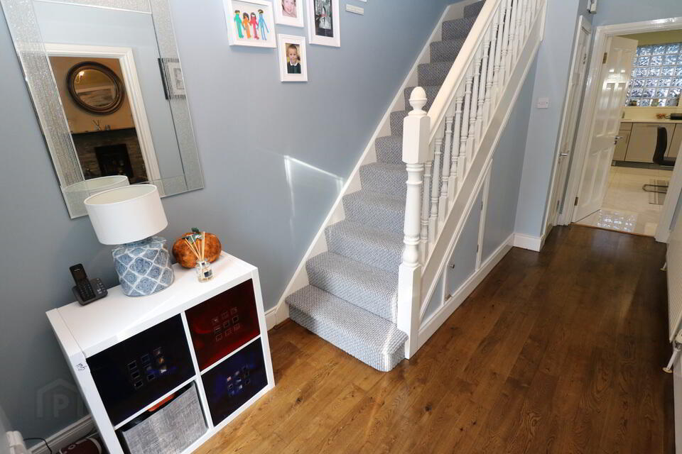 45 Cairnes Court 4 of 35