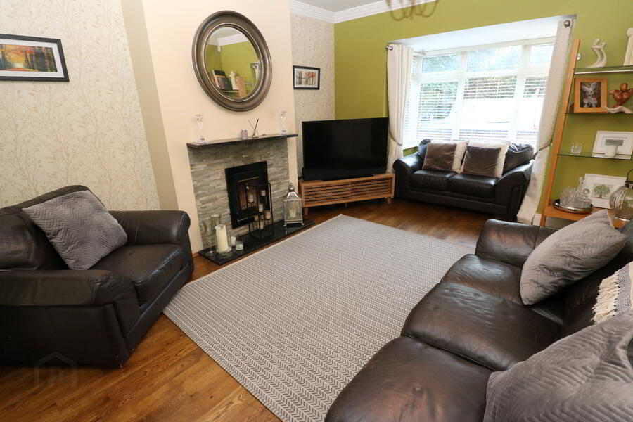 45 Cairnes Court 6 of 35