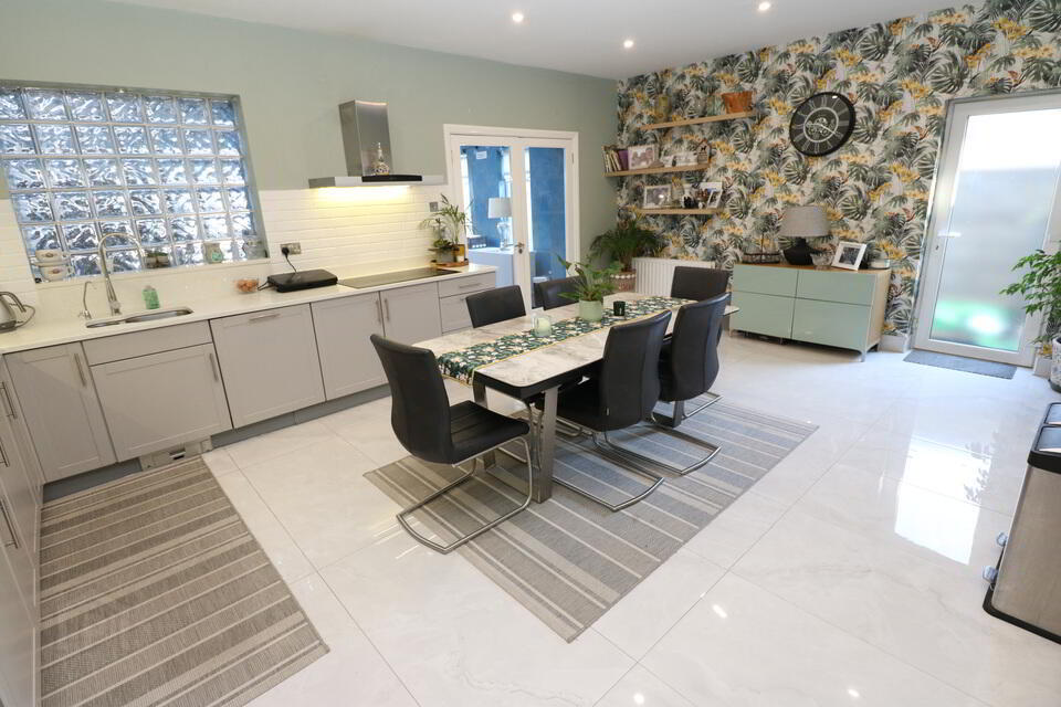 45 Cairnes Court 9 of 35