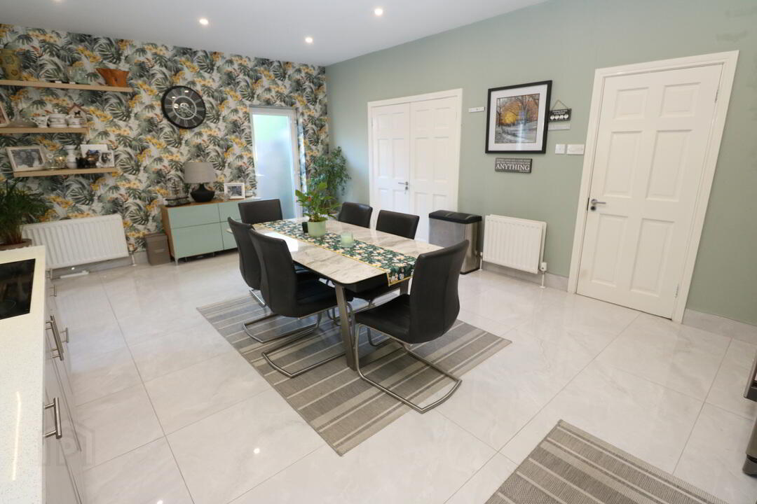 45 Cairnes Court 12 of 35