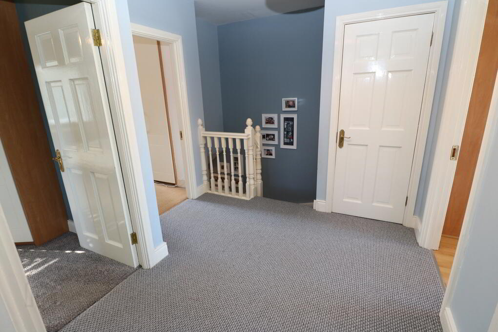 45 Cairnes Court 16 of 35
