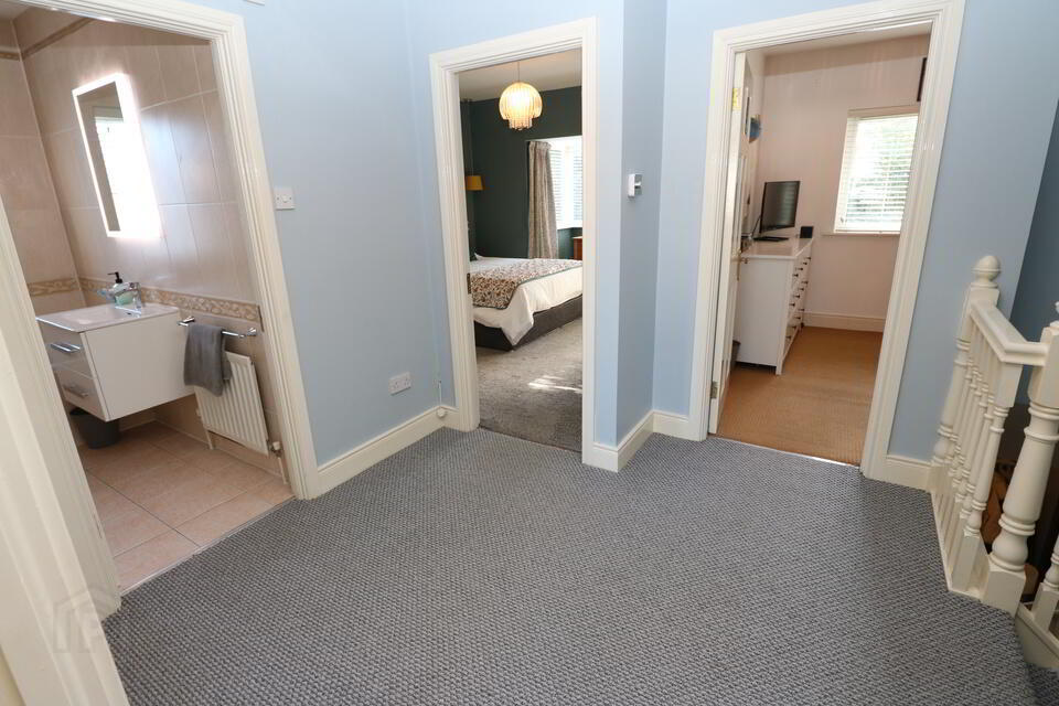 45 Cairnes Court 17 of 35