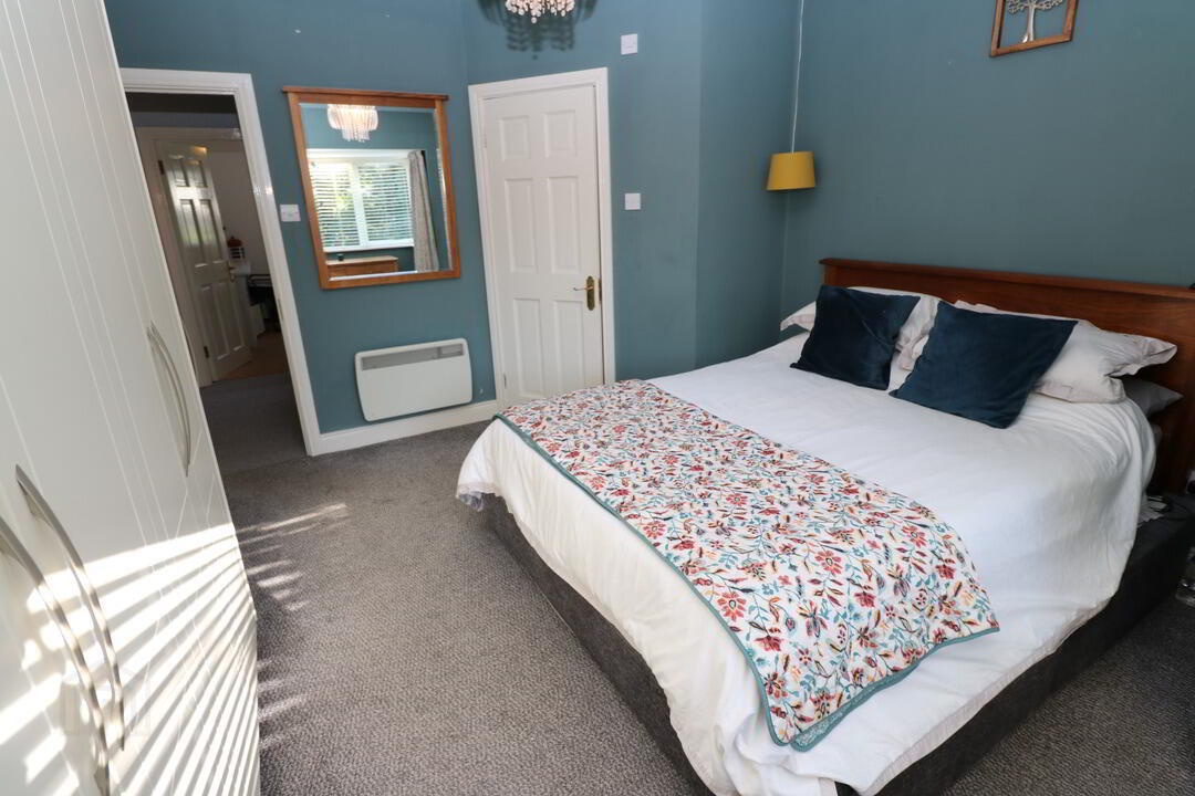 45 Cairnes Court 19 of 35