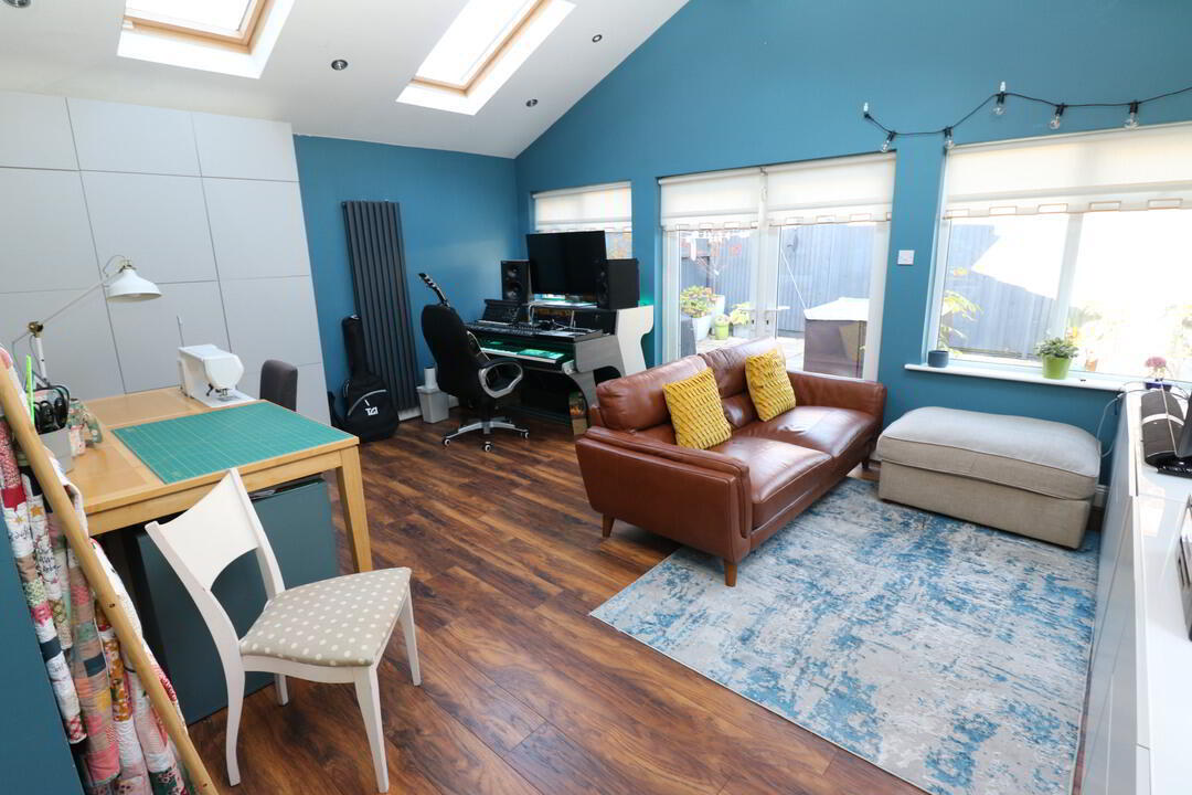 45 Cairnes Court 13 of 35