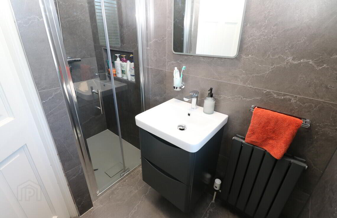 45 Cairnes Court 22 of 35