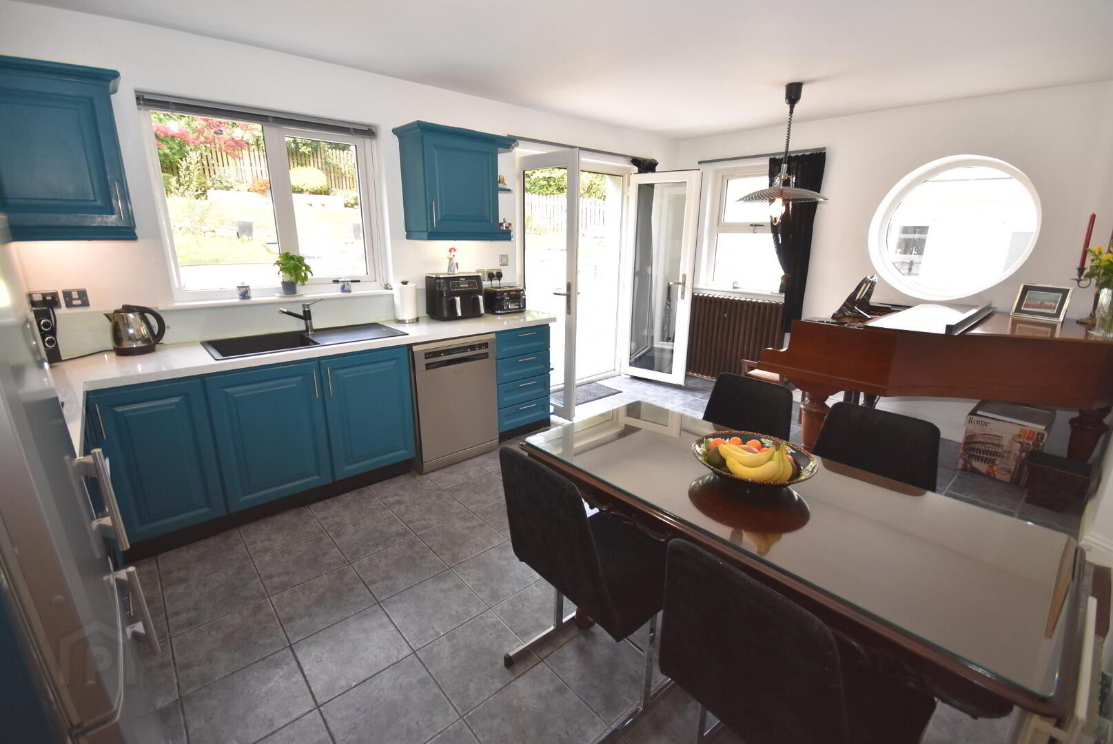 8 St. Eunan's Terrace 8 of 26