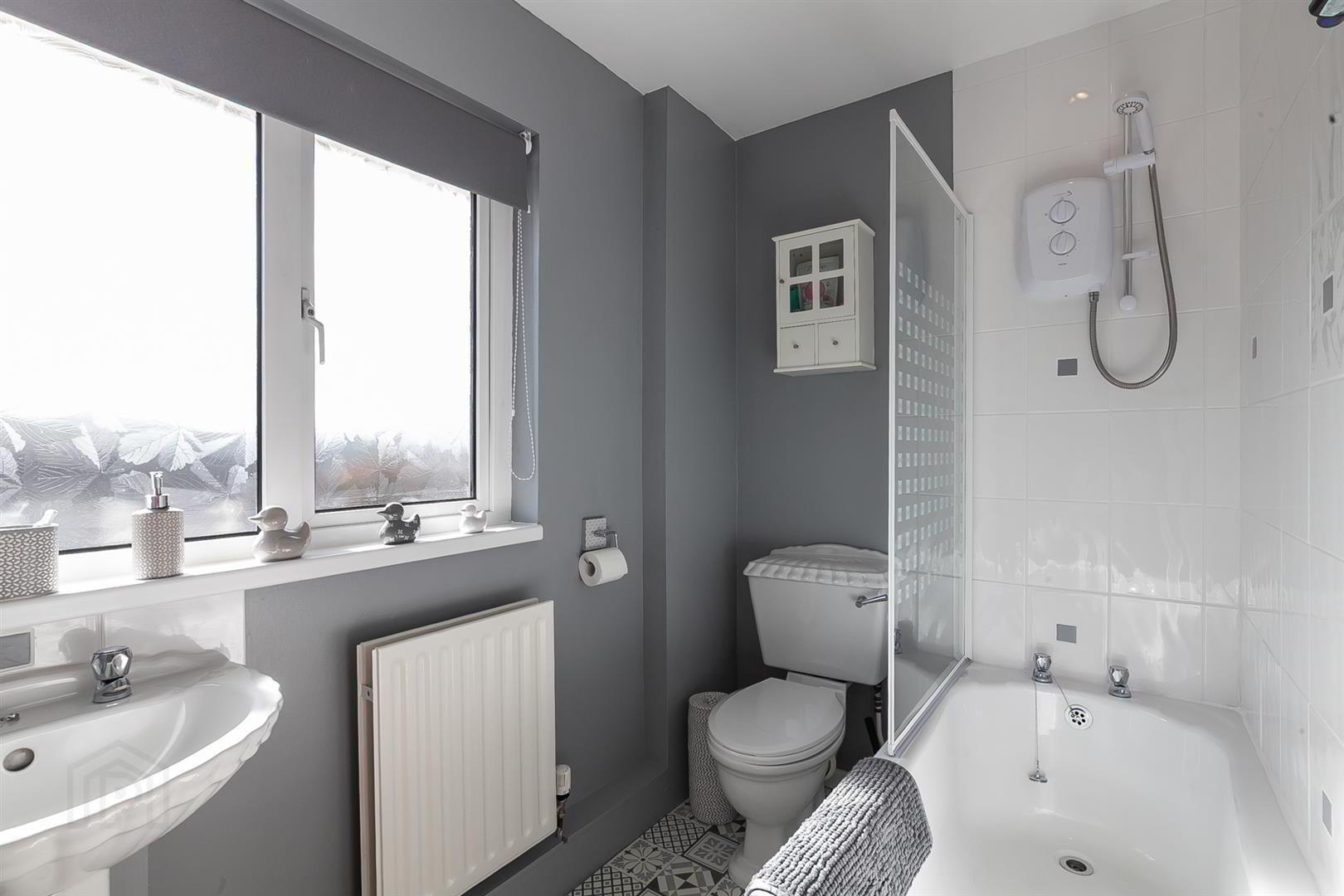 72 Queens Avenue 19 of 26