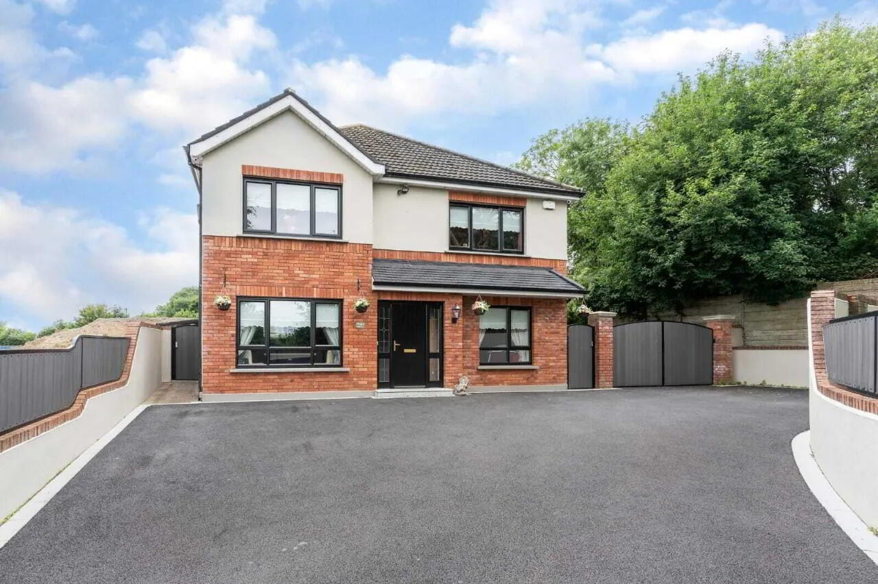 80 Brackinrainey Wood 1 of 32