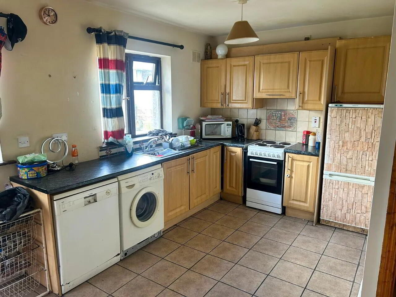 13 Grange Park 2 of 6