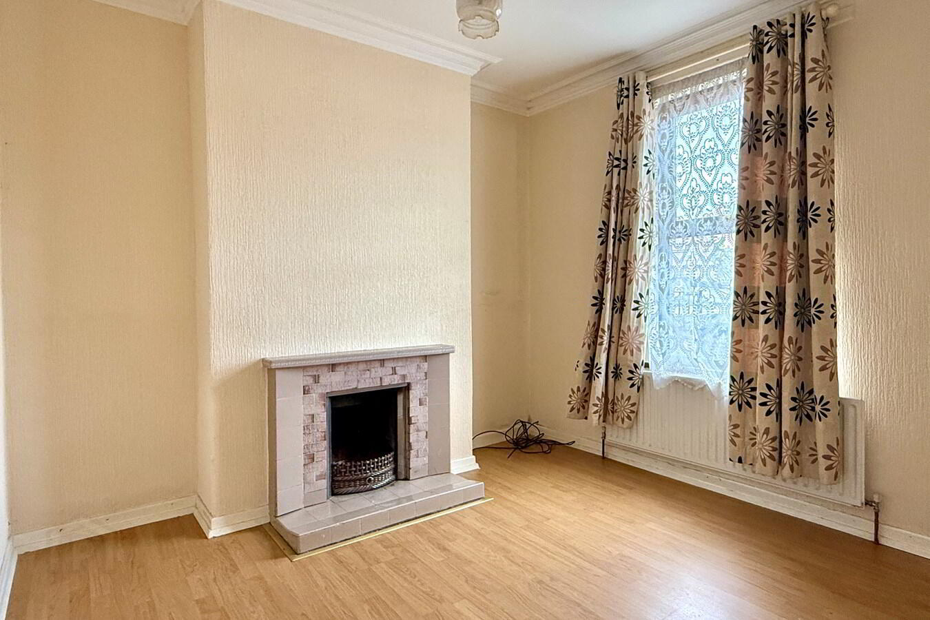 236 Obins Street 3 of 14
