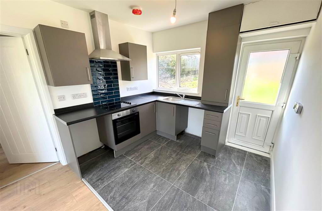 27 Skipperstone Drive 3 of 7